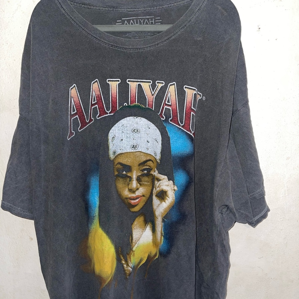 Aaliyah Vintage Tee
